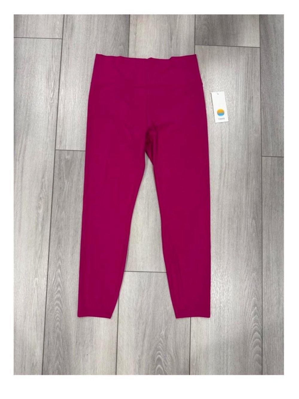 Vuori Women’s Vuori AllTheFeels™ Legging in Dragonfruit Pink. *NWT*